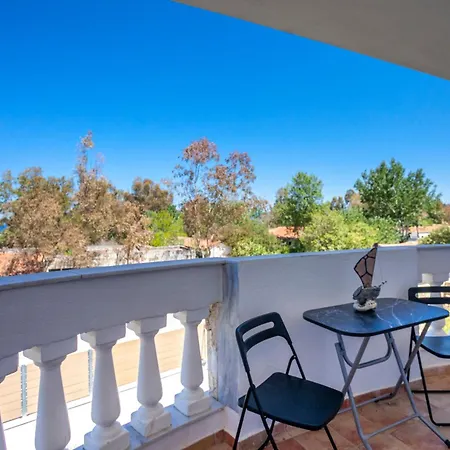 ヴィラ Betty Seaside ペフコホリ