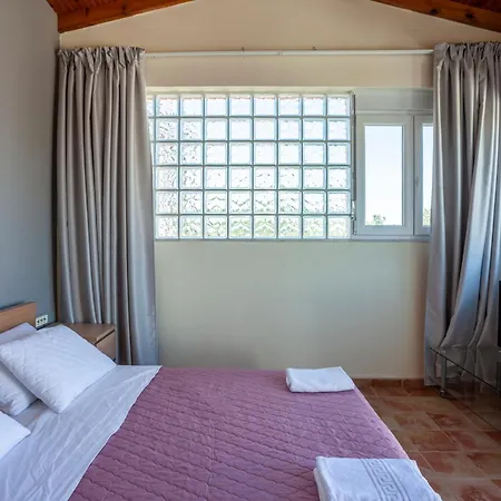 ヴィラ Betty Seaside ペフコホリ